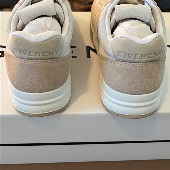 Givenchy G4 Mixed Leather Low-Top Sneakers- Brand New in Box - Picture 13 of 16